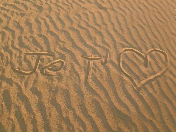 I love you, sur le sable...
